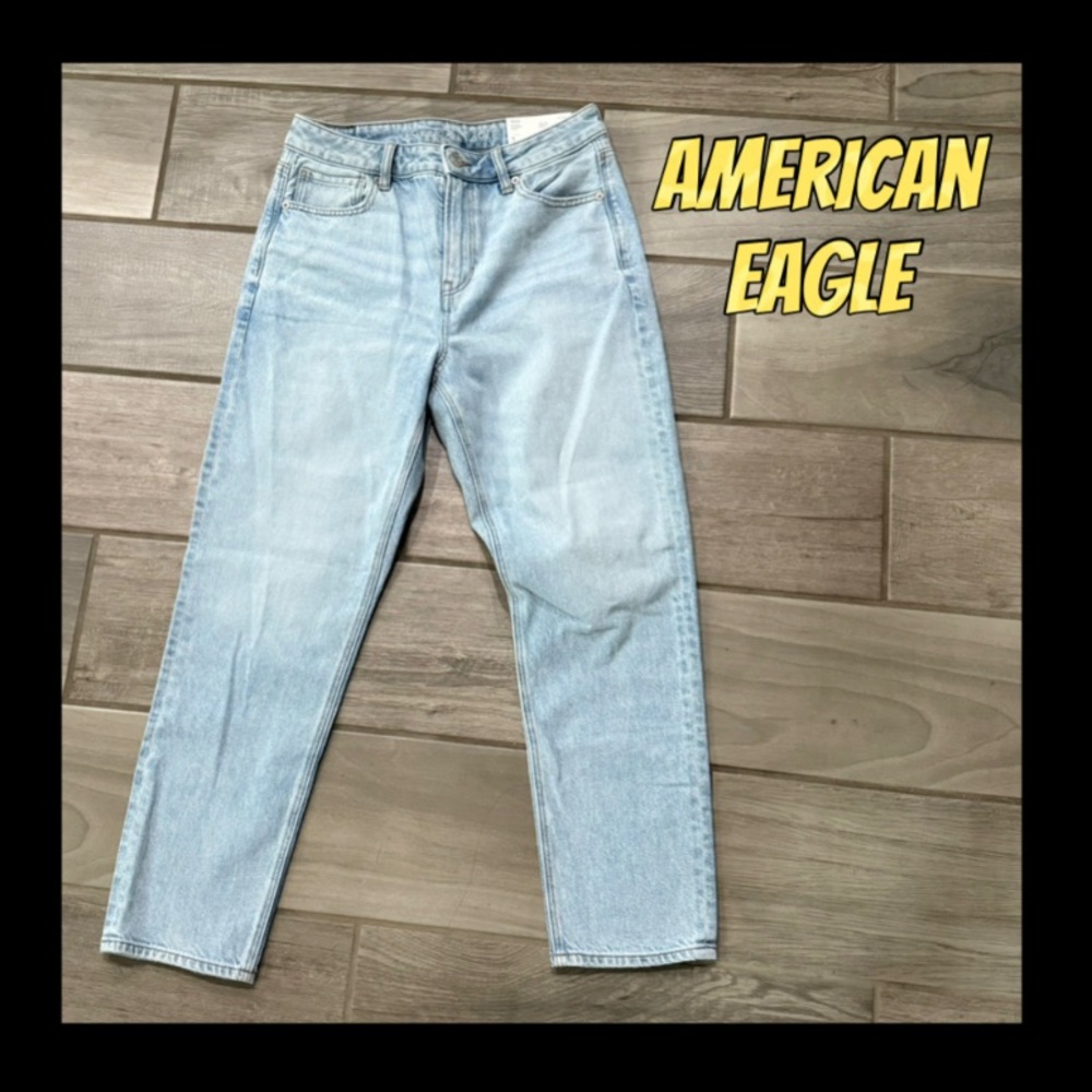 👖NWT👖American Eagle Strigid High Rise Mom Jeans